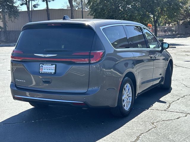 2023 Chrysler Pacifica Touring-L