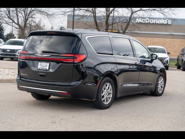 2023 Chrysler Pacifica Touring-L