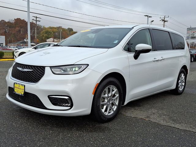 2023 Chrysler Pacifica Touring-L