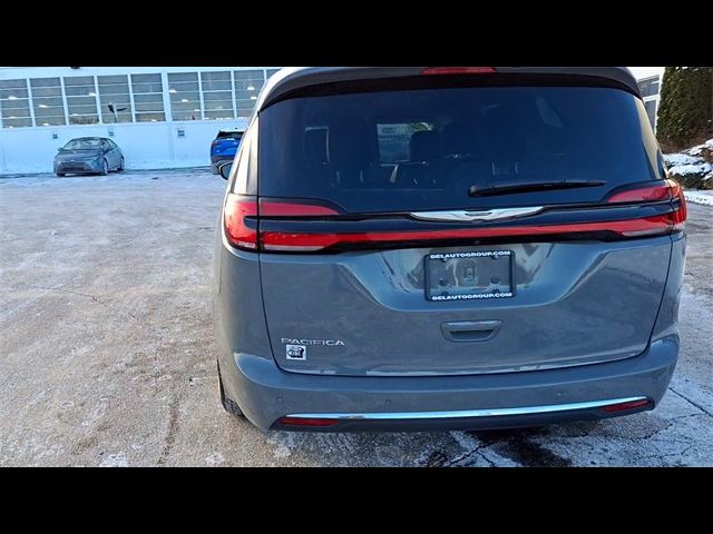 2023 Chrysler Pacifica Touring-L