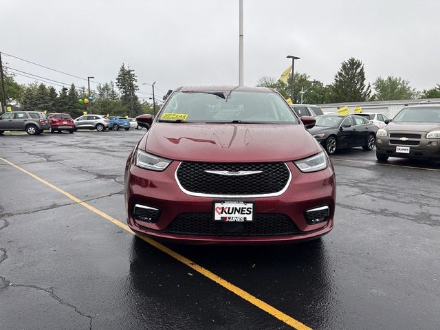 2023 Chrysler Pacifica Touring-L