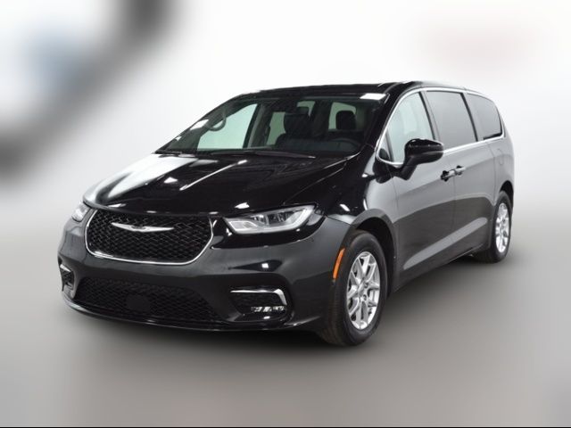 2023 Chrysler Pacifica Touring-L