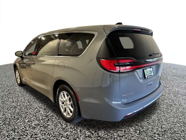 2023 Chrysler Pacifica Touring-L