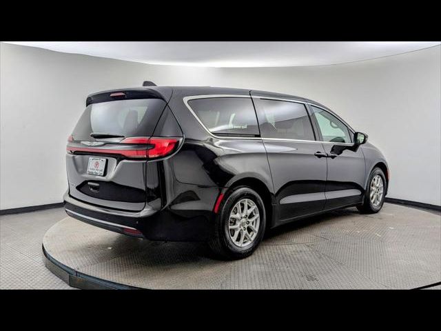 2023 Chrysler Pacifica Touring-L