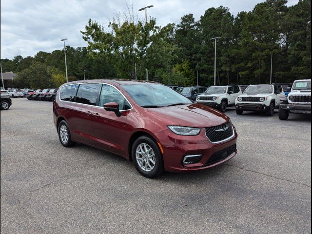 2023 Chrysler Pacifica Touring-L