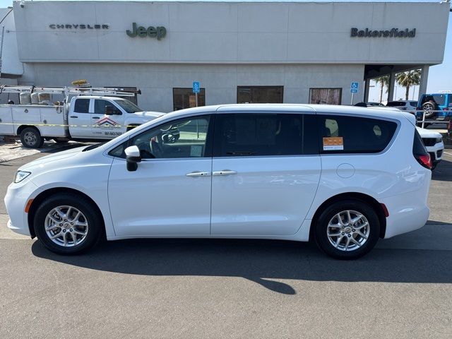 2023 Chrysler Pacifica Touring-L