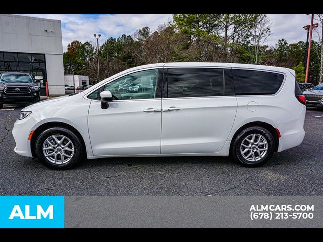 2023 Chrysler Pacifica Touring-L