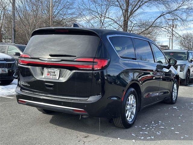 2023 Chrysler Pacifica Touring-L