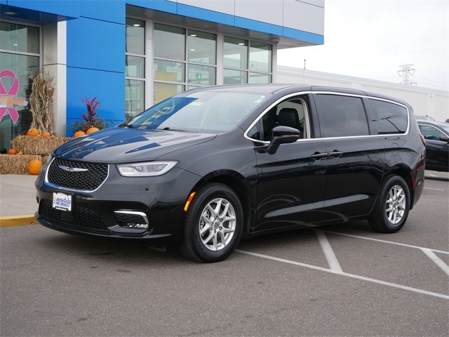 2023 Chrysler Pacifica Touring-L