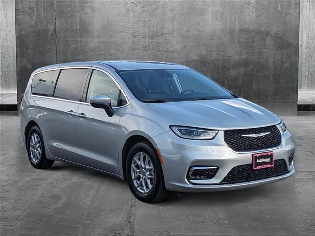 2023 Chrysler Pacifica Touring-L