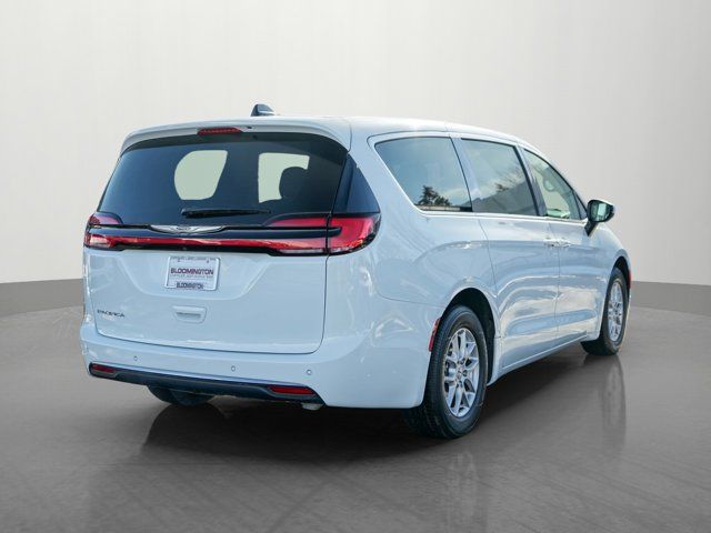 2023 Chrysler Pacifica Touring-L