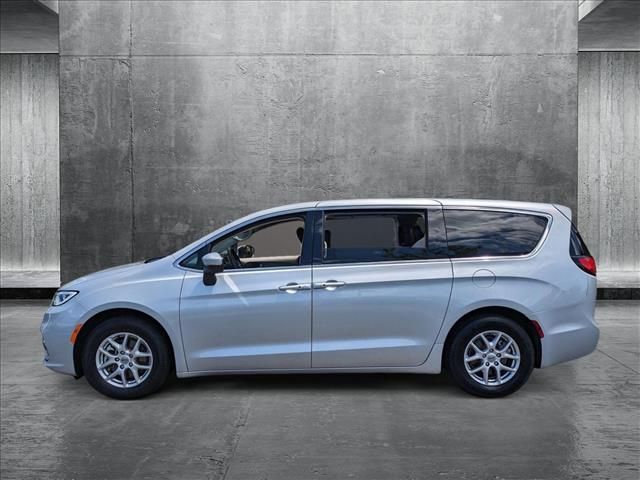 2023 Chrysler Pacifica Touring-L