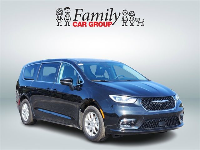 2023 Chrysler Pacifica Touring-L