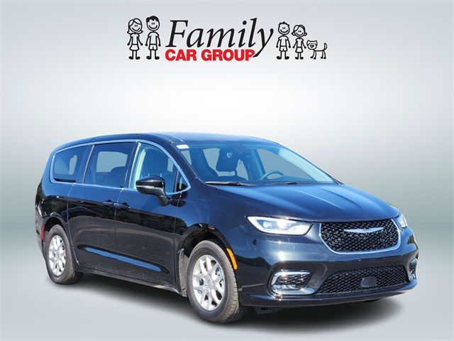 2023 Chrysler Pacifica Touring-L