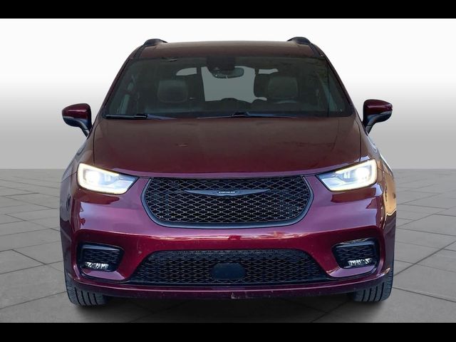 2023 Chrysler Pacifica Touring-L