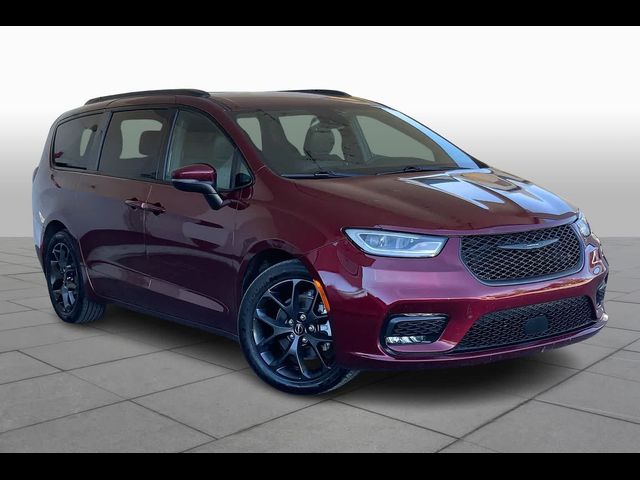 2023 Chrysler Pacifica Touring-L