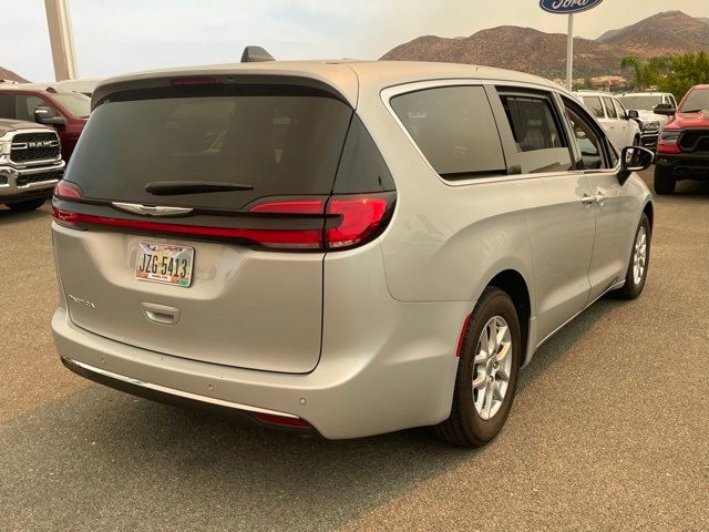 2023 Chrysler Pacifica Touring-L