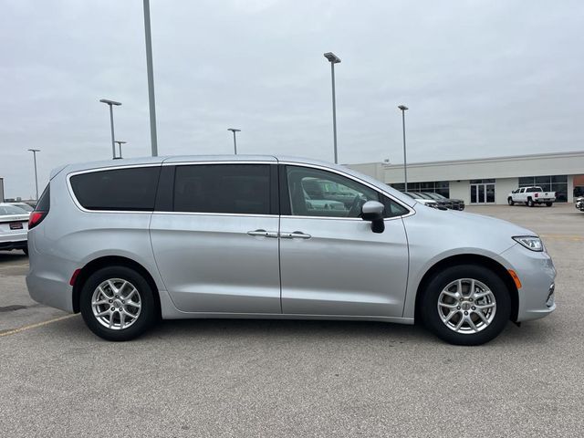 2023 Chrysler Pacifica Touring-L