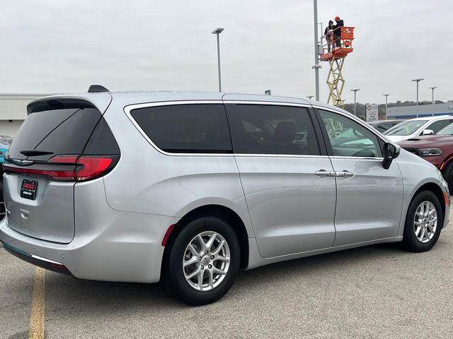 2023 Chrysler Pacifica Touring-L