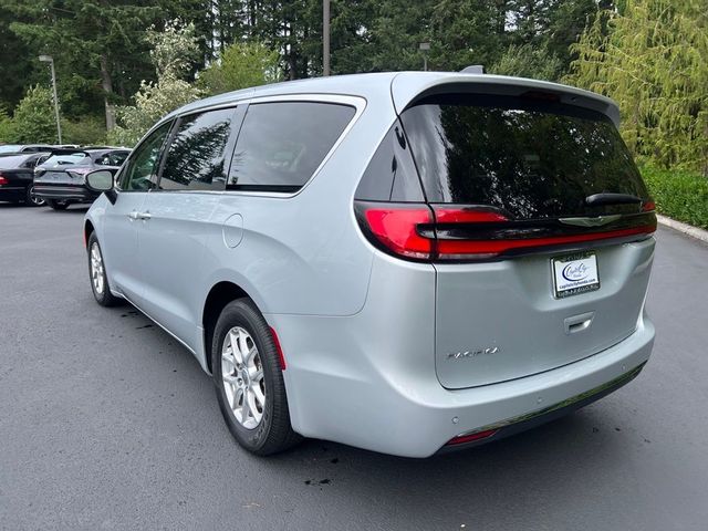 2023 Chrysler Pacifica Touring-L