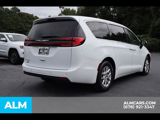 2023 Chrysler Pacifica Touring-L