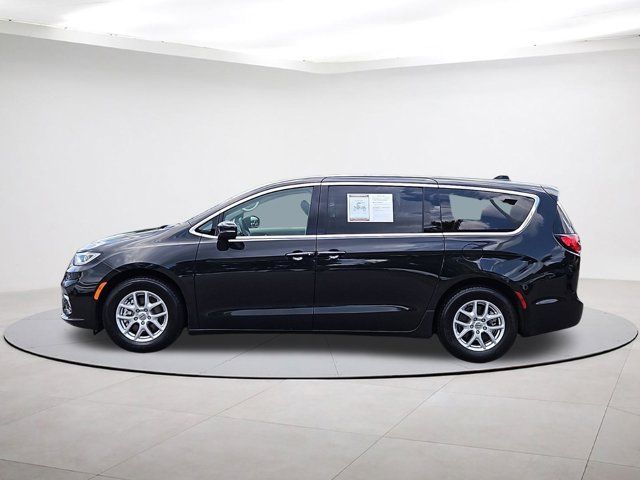 2023 Chrysler Pacifica Touring-L