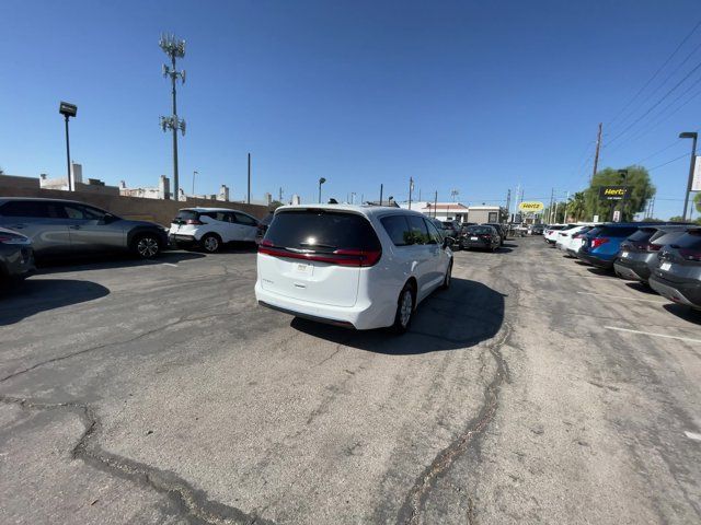 2023 Chrysler Pacifica Touring-L