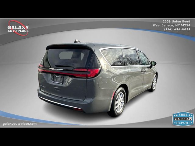 2023 Chrysler Pacifica Touring-L