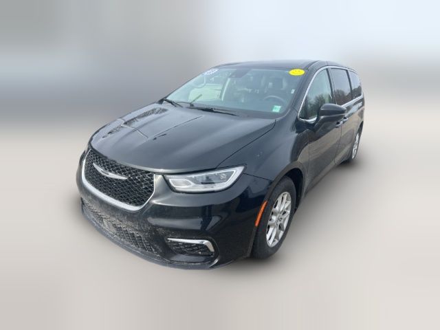 2023 Chrysler Pacifica Touring-L