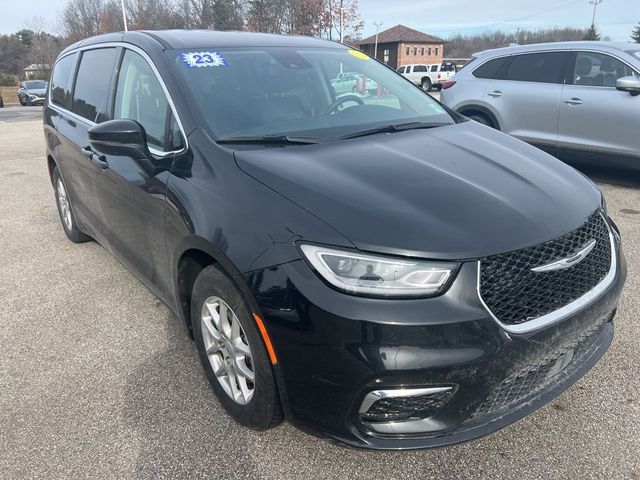 2023 Chrysler Pacifica Touring-L