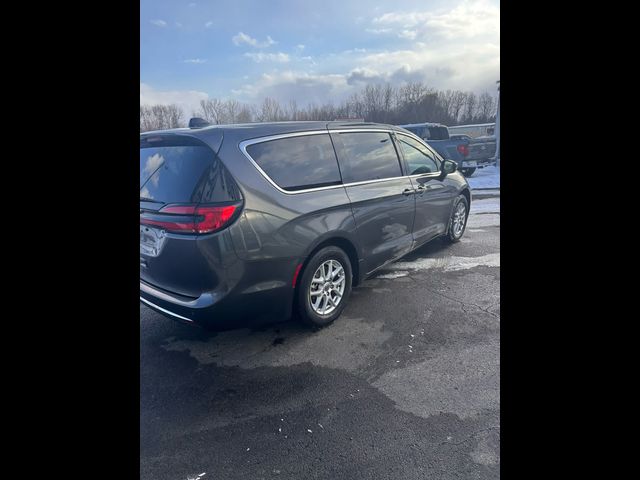 2023 Chrysler Pacifica Touring-L