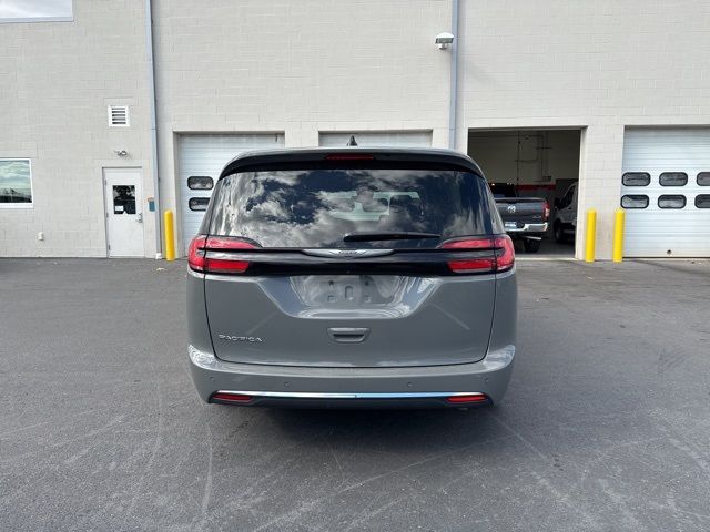 2023 Chrysler Pacifica Touring-L