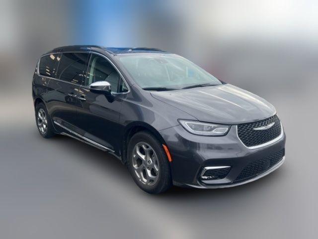 2023 Chrysler Pacifica Touring-L