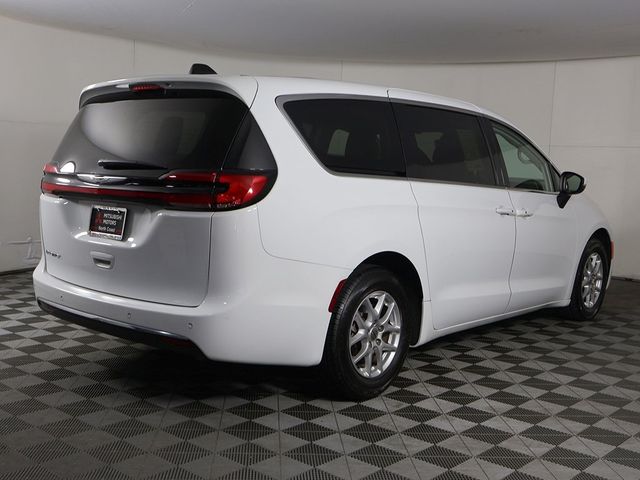 2023 Chrysler Pacifica Touring-L