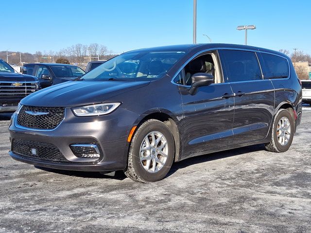 2023 Chrysler Pacifica Touring-L