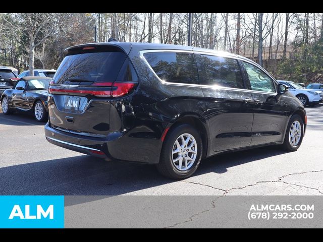 2023 Chrysler Pacifica Touring-L