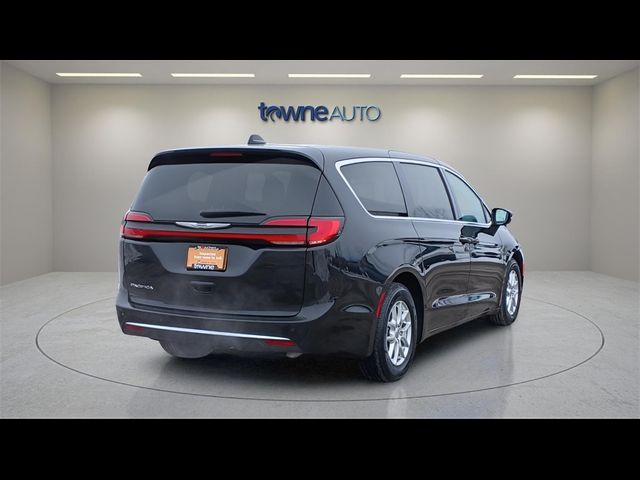 2023 Chrysler Pacifica Touring-L