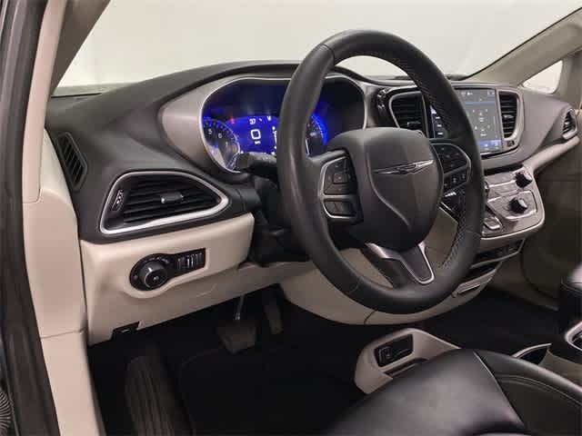 2023 Chrysler Pacifica Touring-L