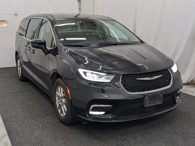 2023 Chrysler Pacifica Touring-L