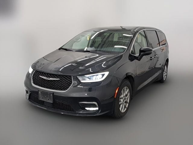 2023 Chrysler Pacifica Touring-L