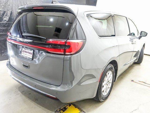 2023 Chrysler Pacifica Touring-L