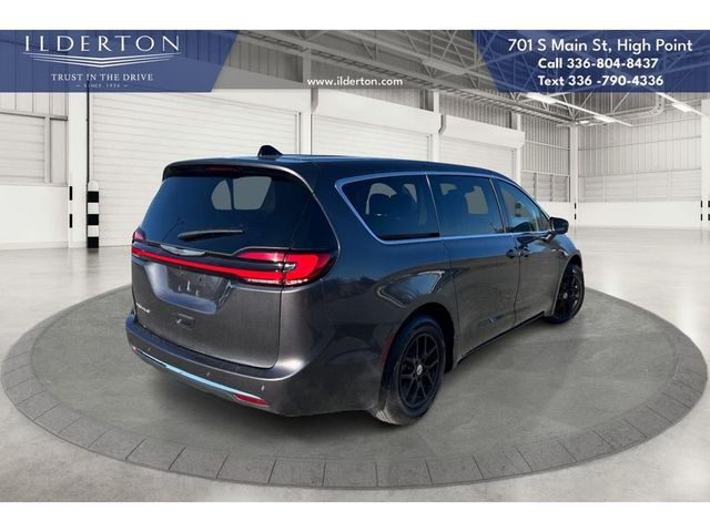 2023 Chrysler Pacifica Touring-L