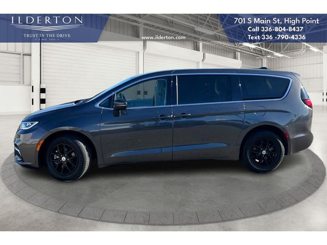 2023 Chrysler Pacifica Touring-L