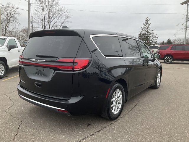 2023 Chrysler Pacifica Touring-L