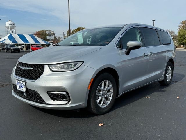 2023 Chrysler Pacifica Touring-L