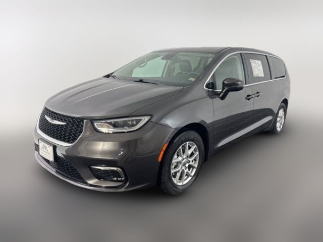 2023 Chrysler Pacifica Touring-L