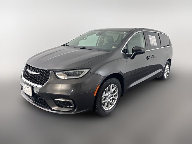 2023 Chrysler Pacifica Touring-L