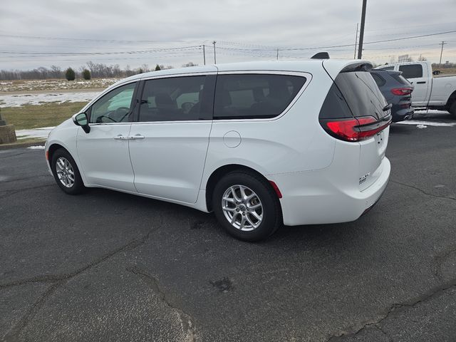 2023 Chrysler Pacifica Touring-L