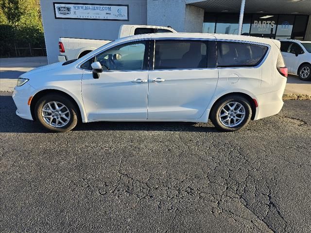 2023 Chrysler Pacifica Touring-L