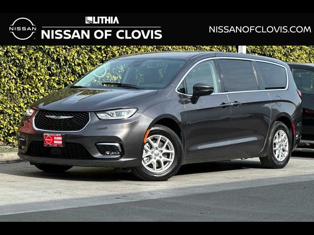 2023 Chrysler Pacifica Touring-L